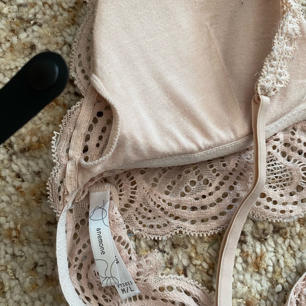 pink bra M/L - Picture 2 of 3